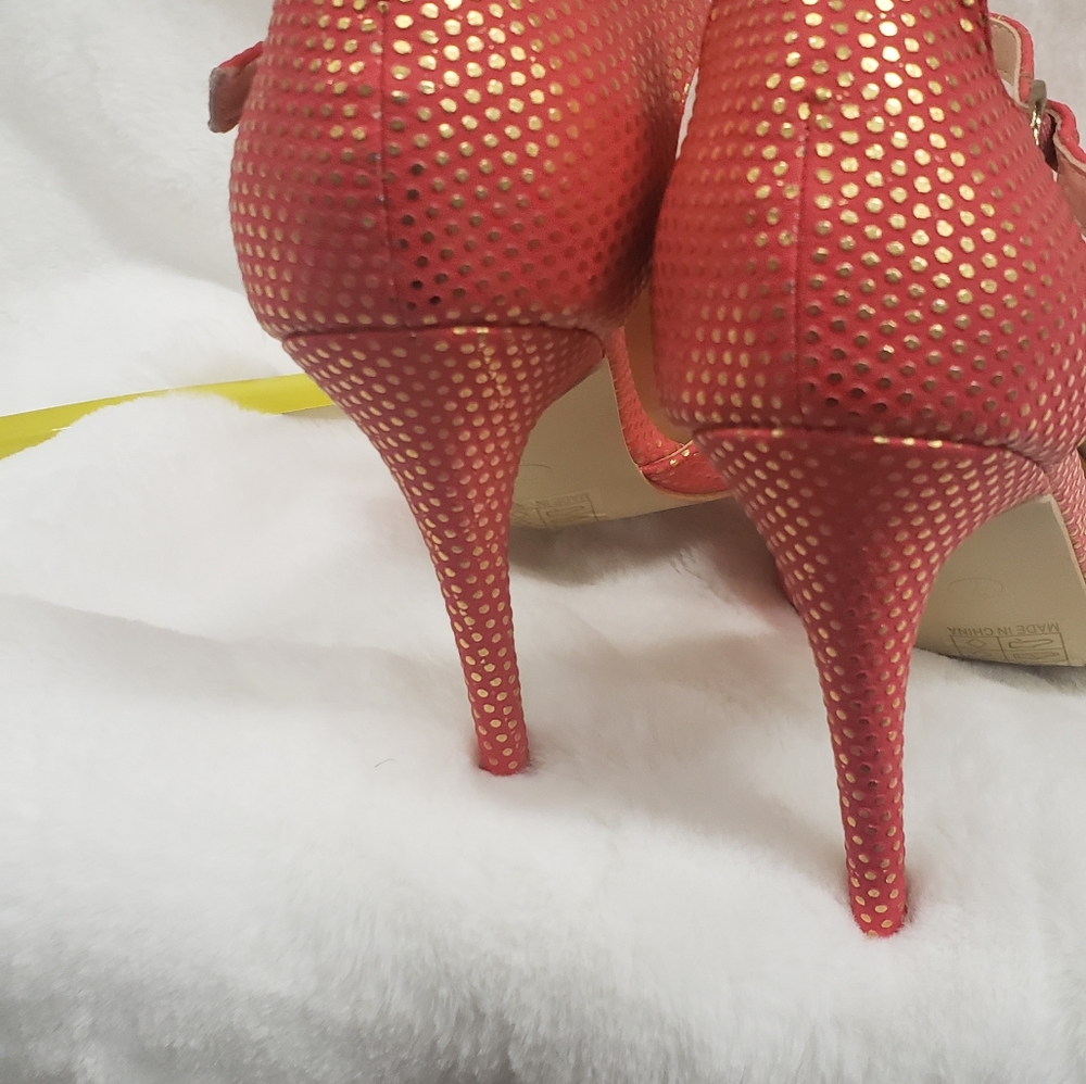Heels - Picture 7 of 8